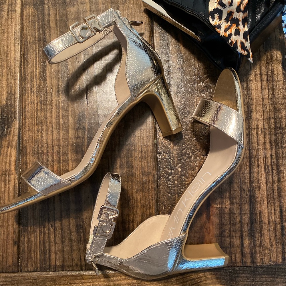 CALVIN KLEIN Gold Strappy Heels Special Occassion Holiday Date Night
